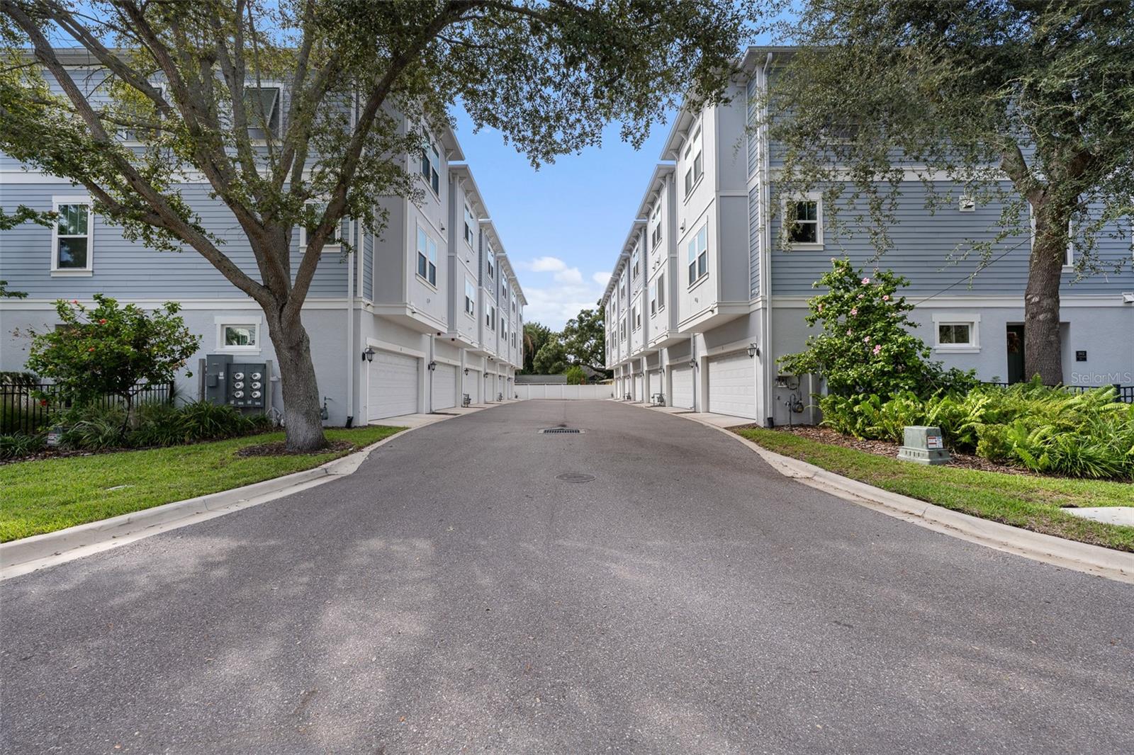 SOUTH TAMPANIA TWNHMS - Residential