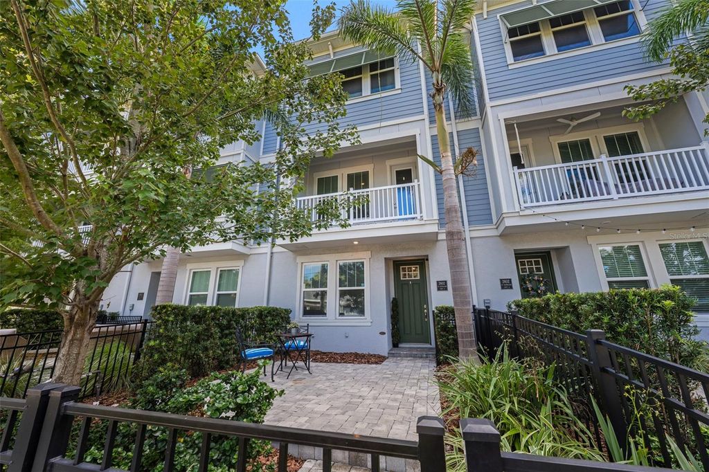 Photo of 2602 W Cleveland Street #3, Tampa, FL 33609 (MLS # TB8443332)