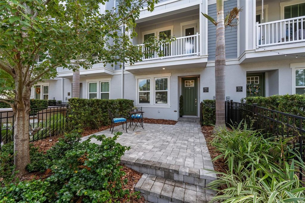 Photo of 2602 W Cleveland Street #3, Tampa, FL 33609 (MLS # TB8443332)