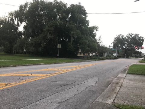 Tiny photo for 315 N Sinclair Avenue, Tavares, FL 32778 (MLS # G5035111)