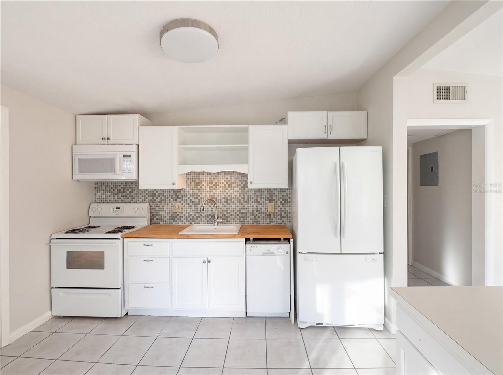 MENDELLS HAWKS PARK - Residential
