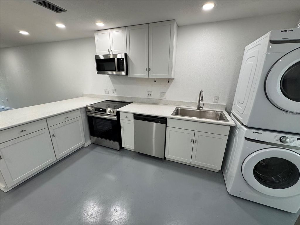 Photo of 5720 13th Avenue N #106B, St Petersburg, FL 33710 (MLS # TB8493204)