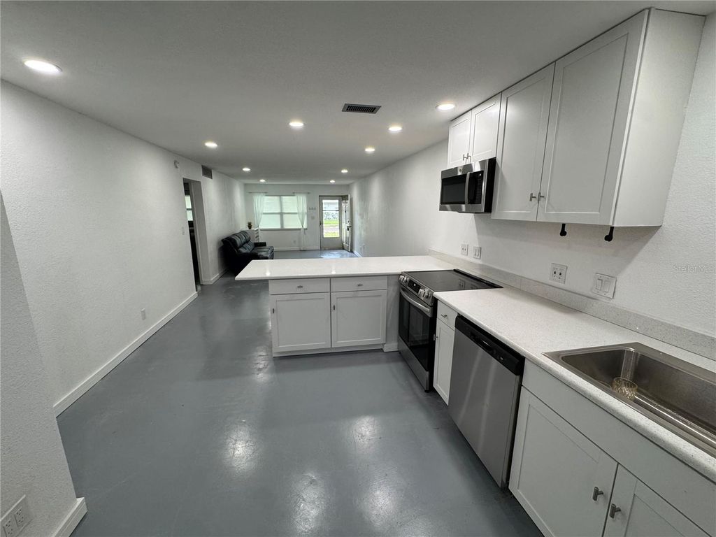 Photo of 5720 13th Avenue N #106B, St Petersburg, FL 33710 (MLS # TB8493204)