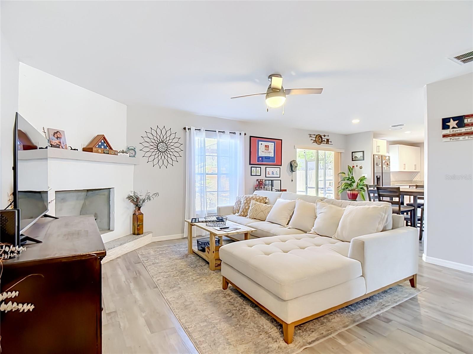 985 N 11TH STREET