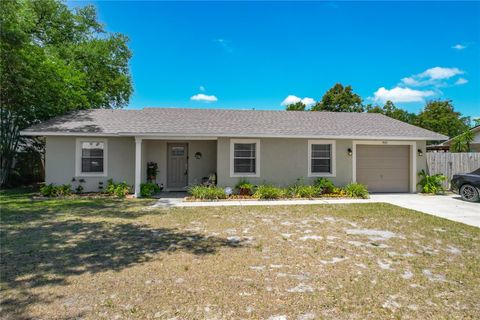 Photo of 985 N 11th Street, Eagle Lake, FL 33839 (MLS # L4961513)