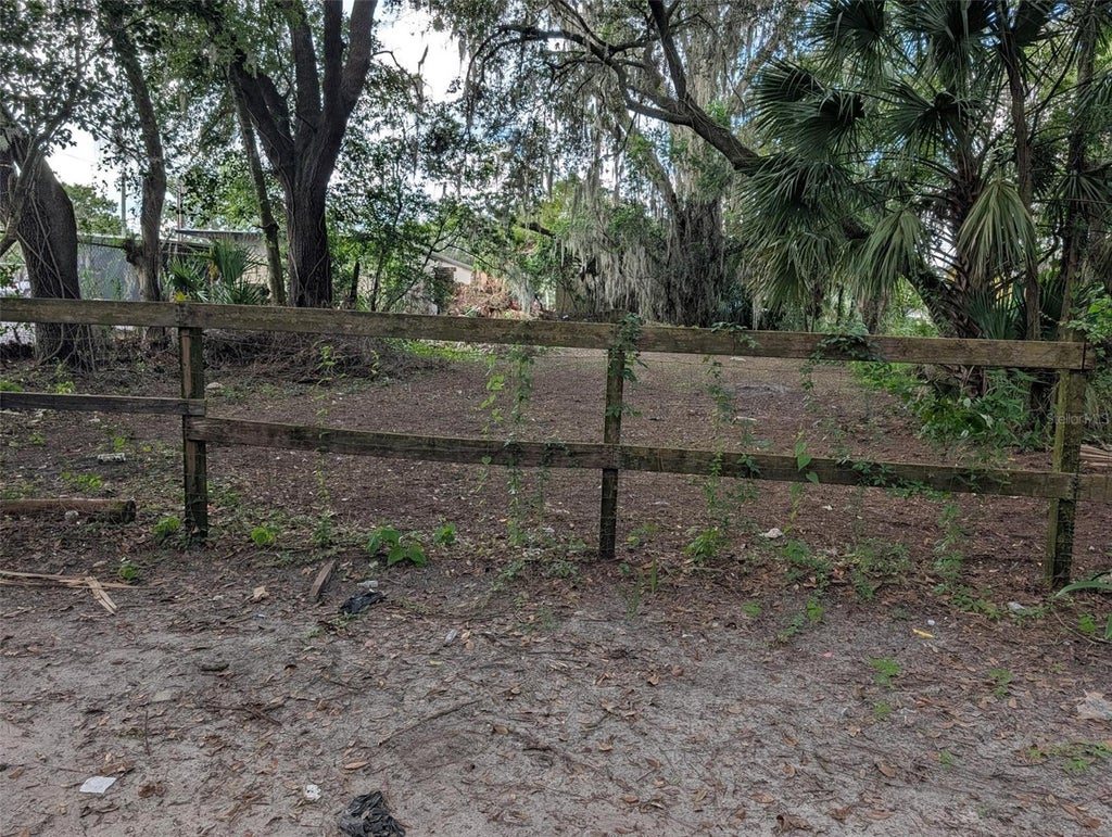 Photo of 1028 NE 1st Street, Gainesville, FL 32601 (MLS # GC543518)