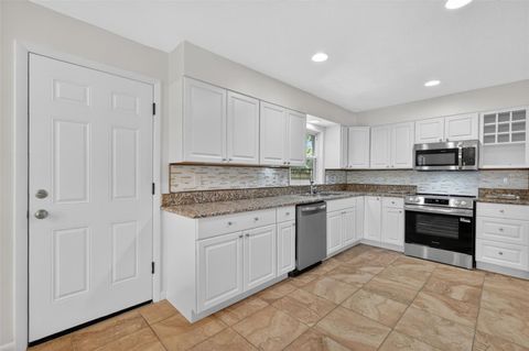 Tiny photo for 60 Outlook Street, Umatilla, FL 32784 (MLS # G5112477)