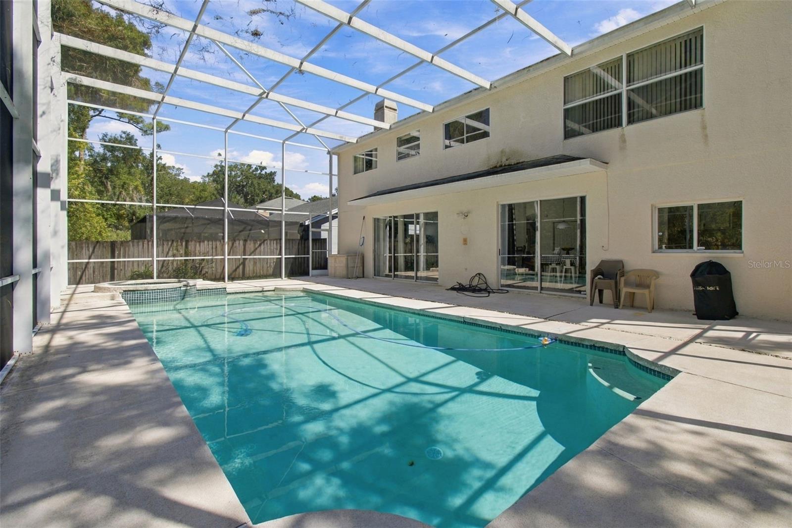 8102 STONEFIELD
