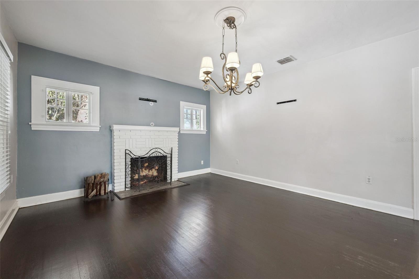 352 CAMBRIDGE BOULEVARD