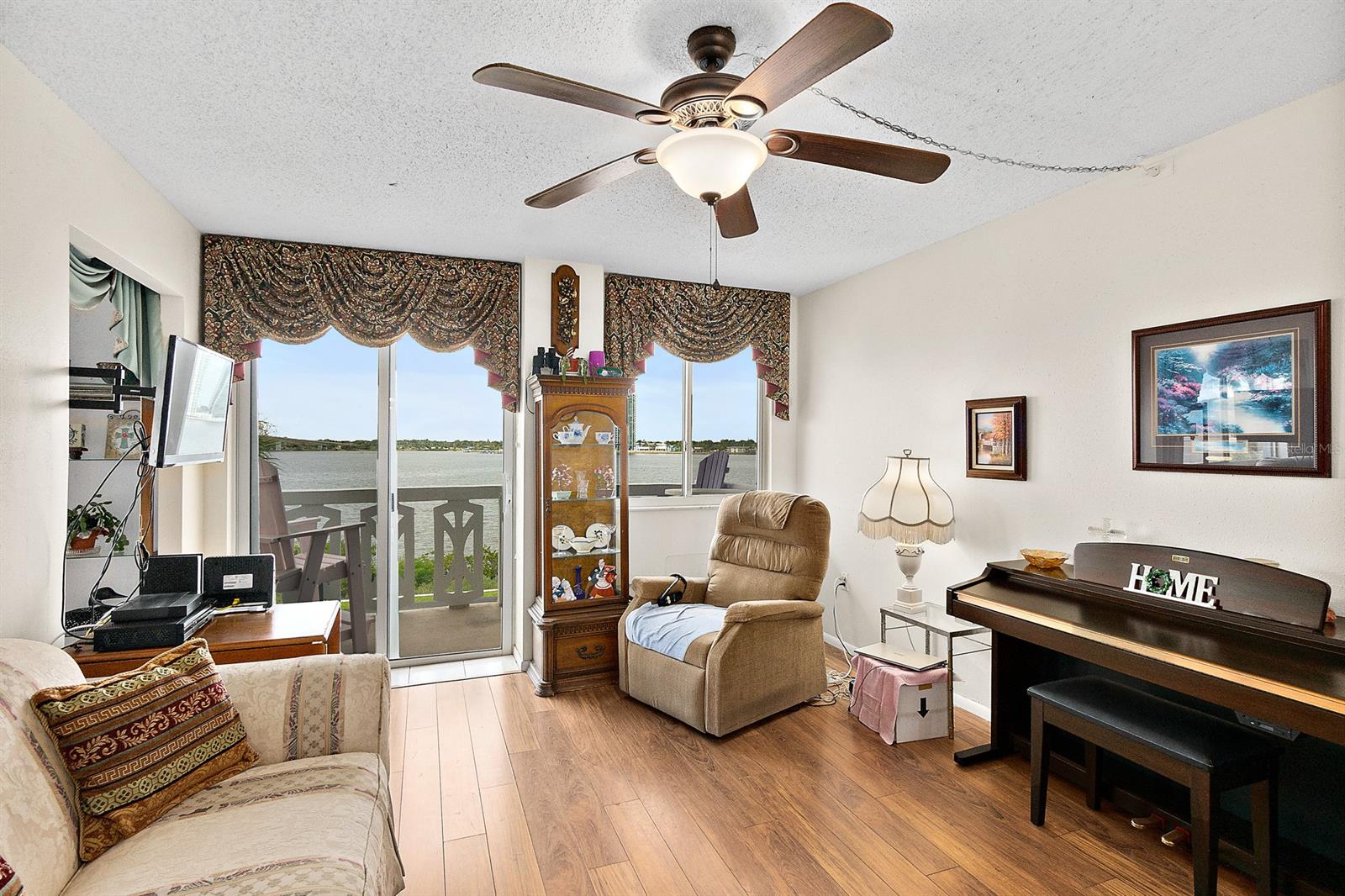 Bayshore Bath & Tennis Club Condo - Residential