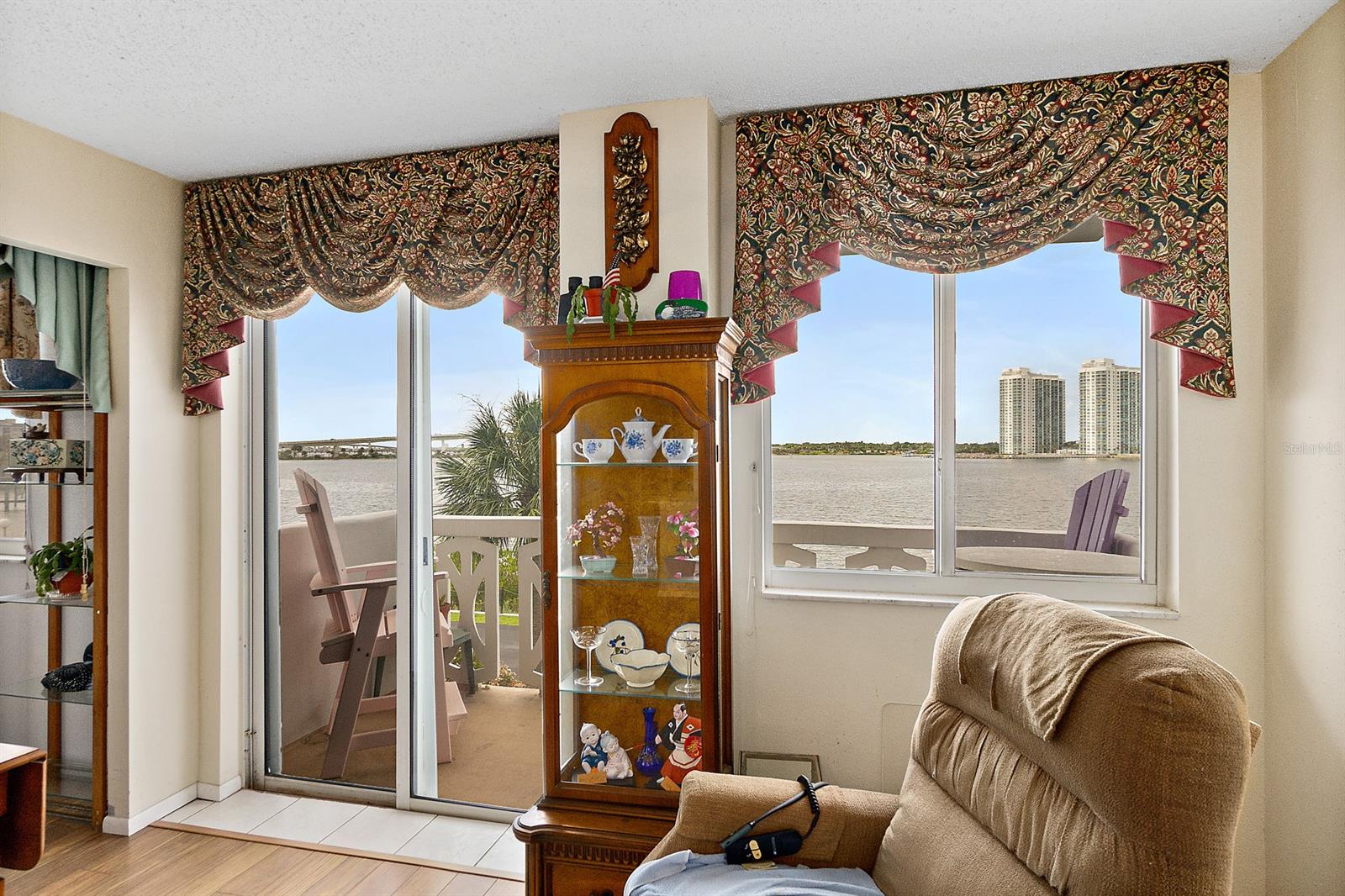 Bayshore Bath & Tennis Club Condo - Residential