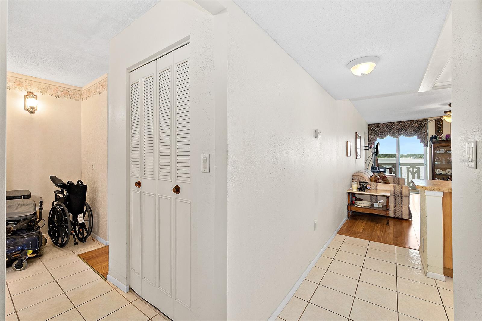 Bayshore Bath & Tennis Club Condo - Residential