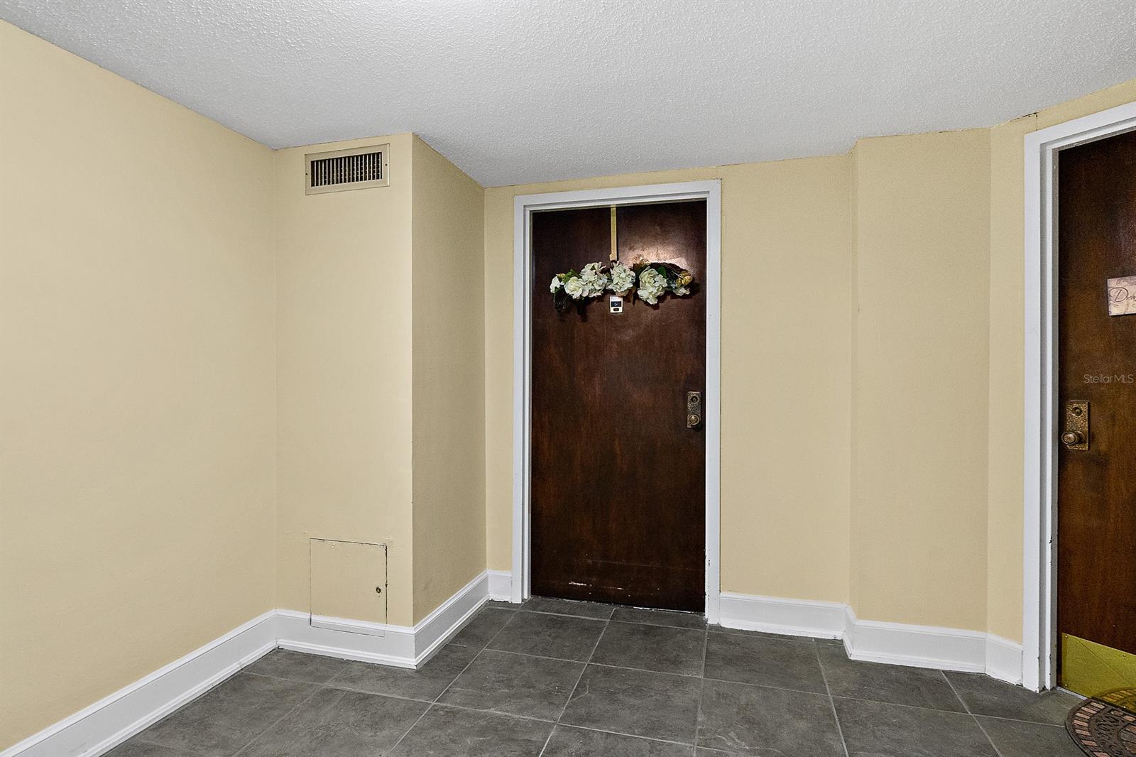 Bayshore Bath & Tennis Club Condo - Residential