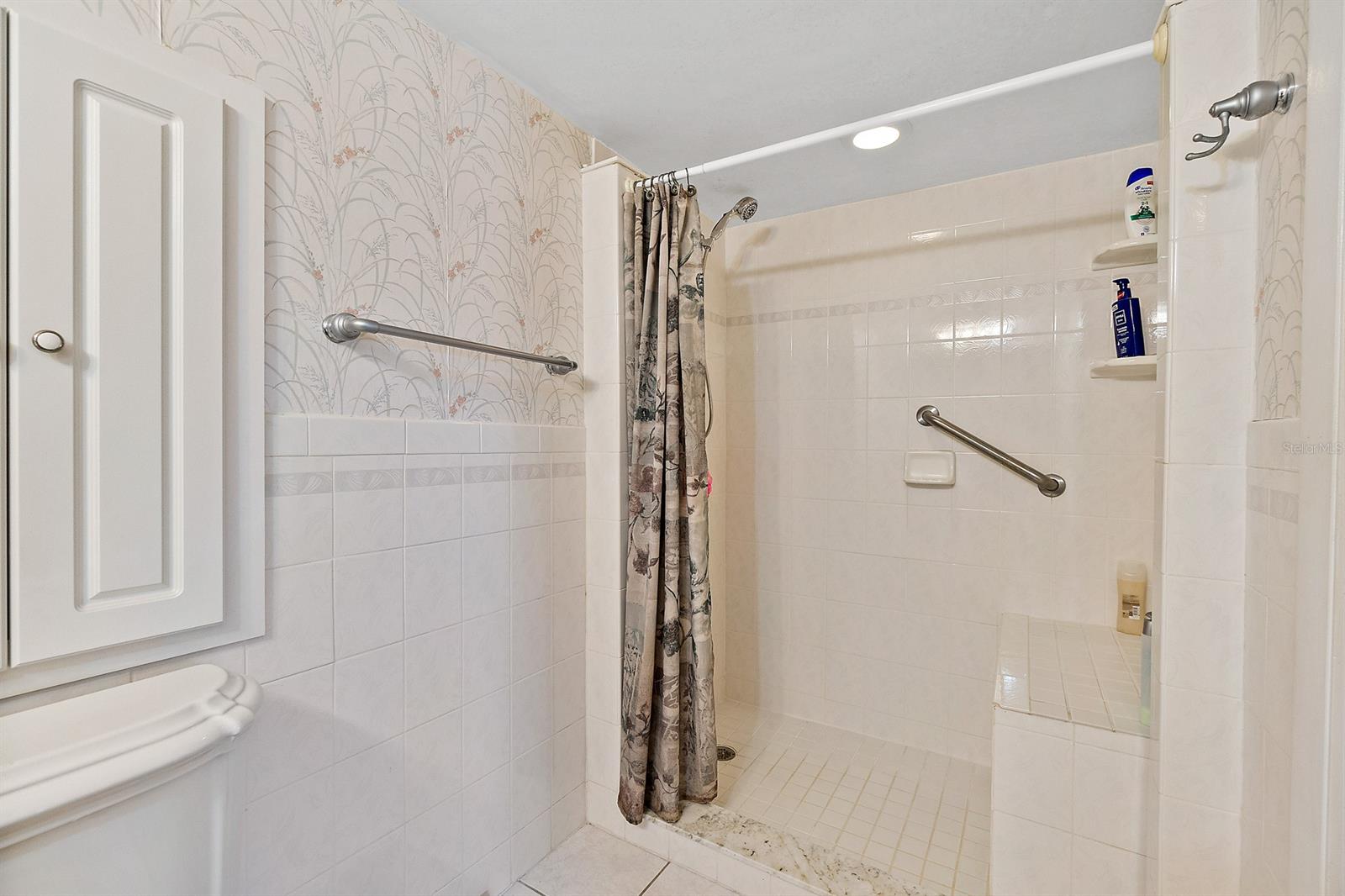 Bayshore Bath & Tennis Club Condo - Residential