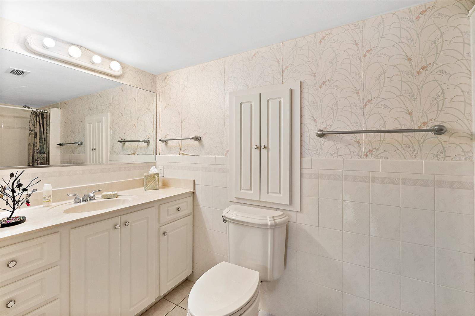 Bayshore Bath & Tennis Club Condo - Residential