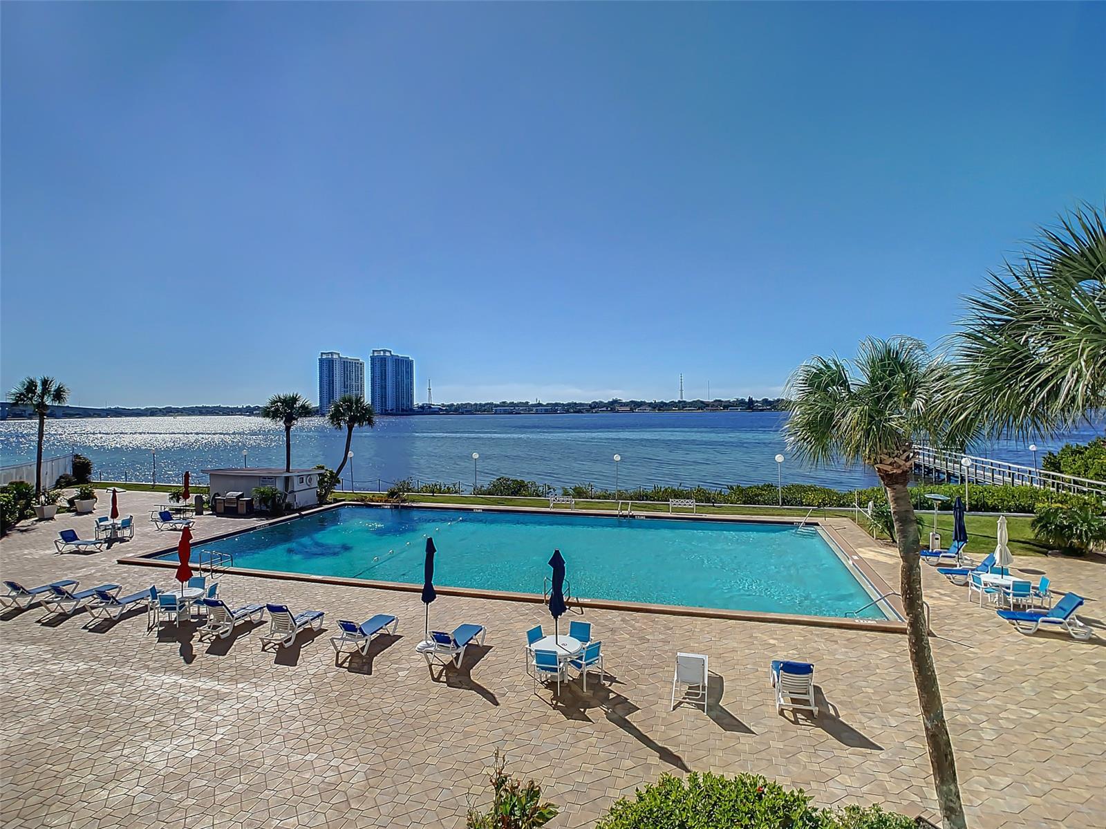 Bayshore Bath & Tennis Club Condo - Residential