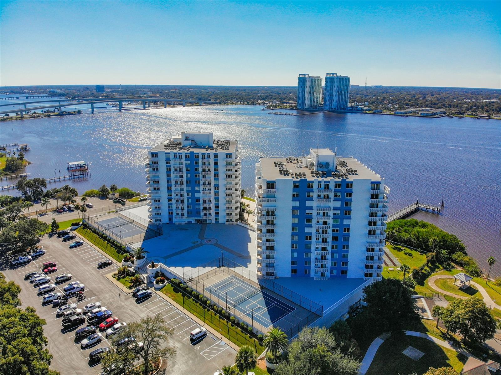 Bayshore Bath & Tennis Club Condo - Residential