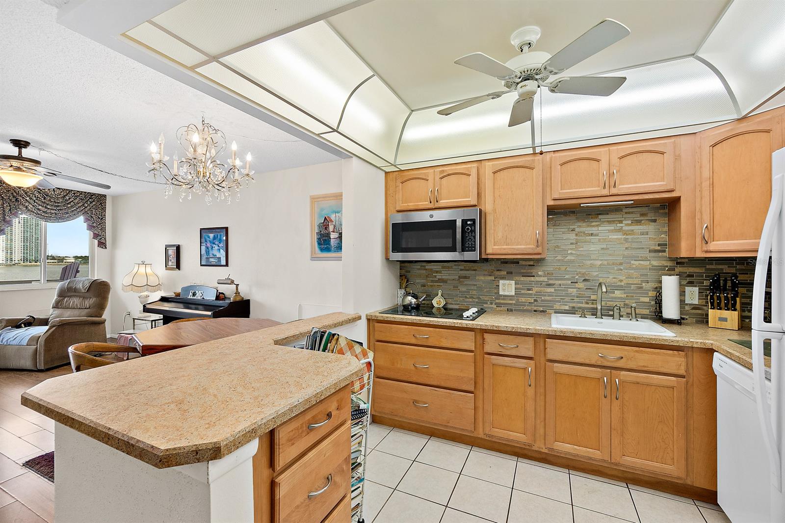 Bayshore Bath & Tennis Club Condo - Residential