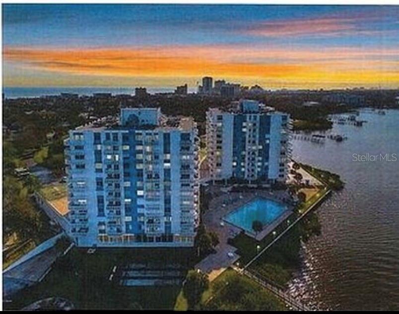 Bayshore Bath & Tennis Club Condo - Residential