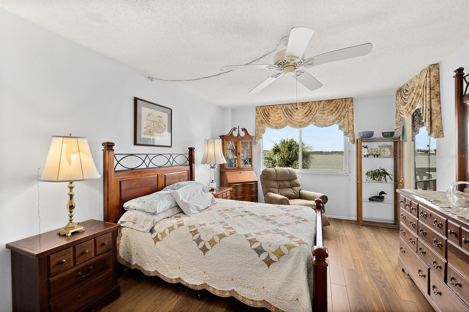 Bayshore Bath & Tennis Club Condo - Residential