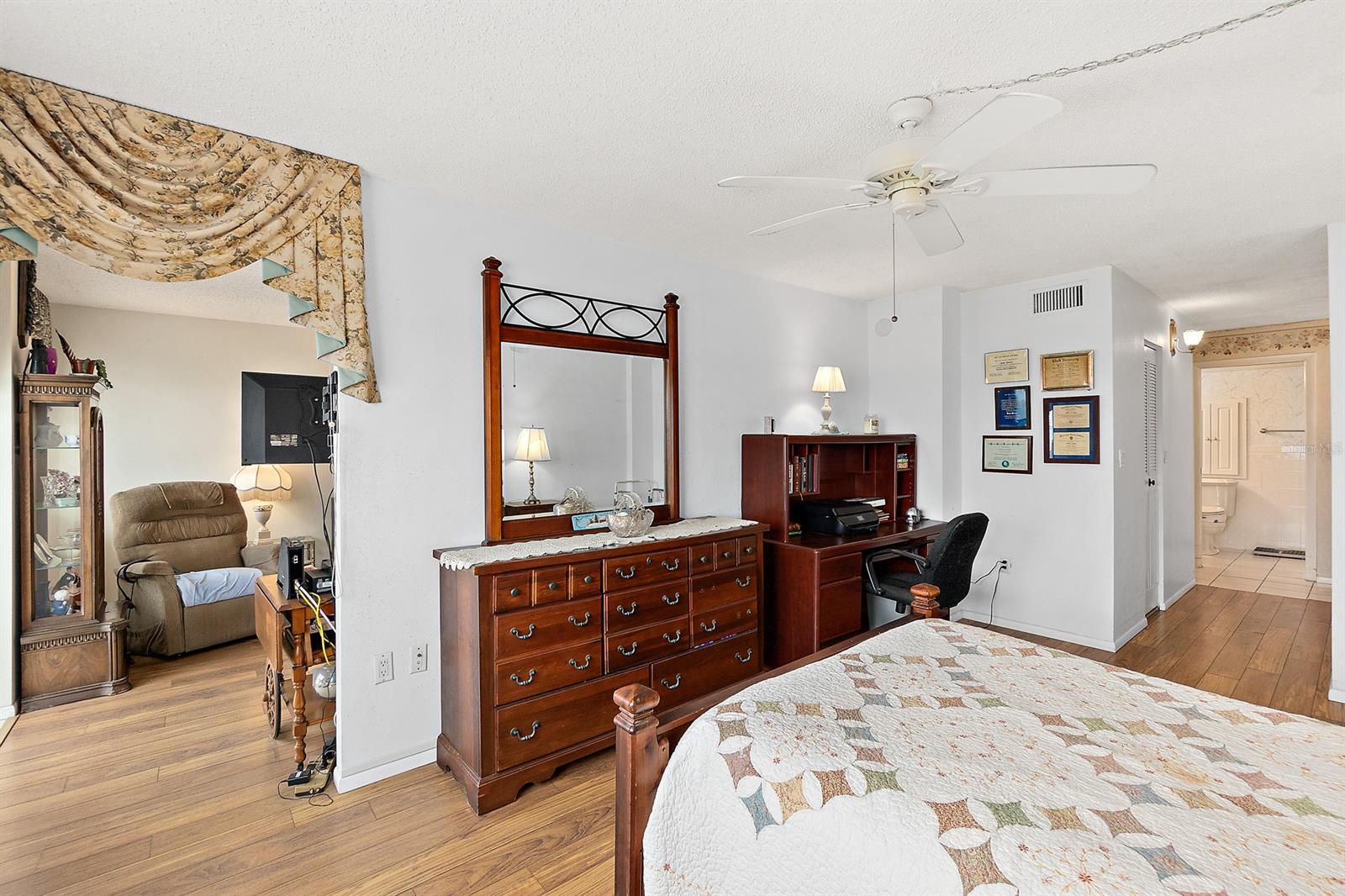 Bayshore Bath & Tennis Club Condo - Residential