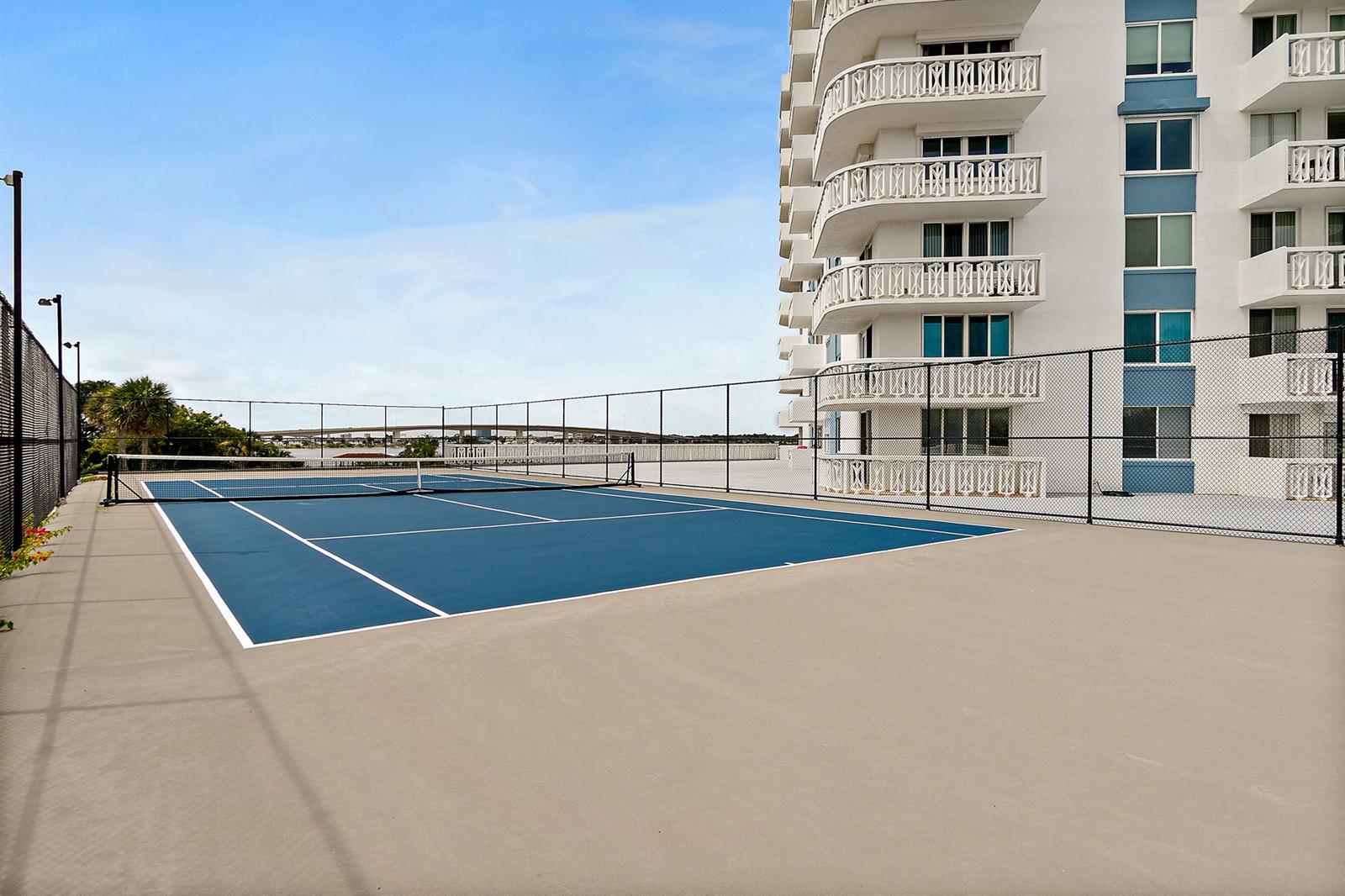Bayshore Bath & Tennis Club Condo - Residential