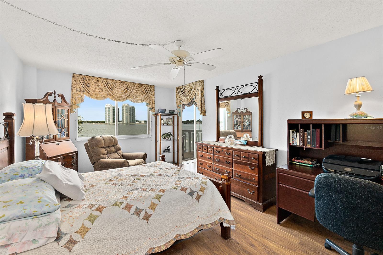 Bayshore Bath & Tennis Club Condo - Residential