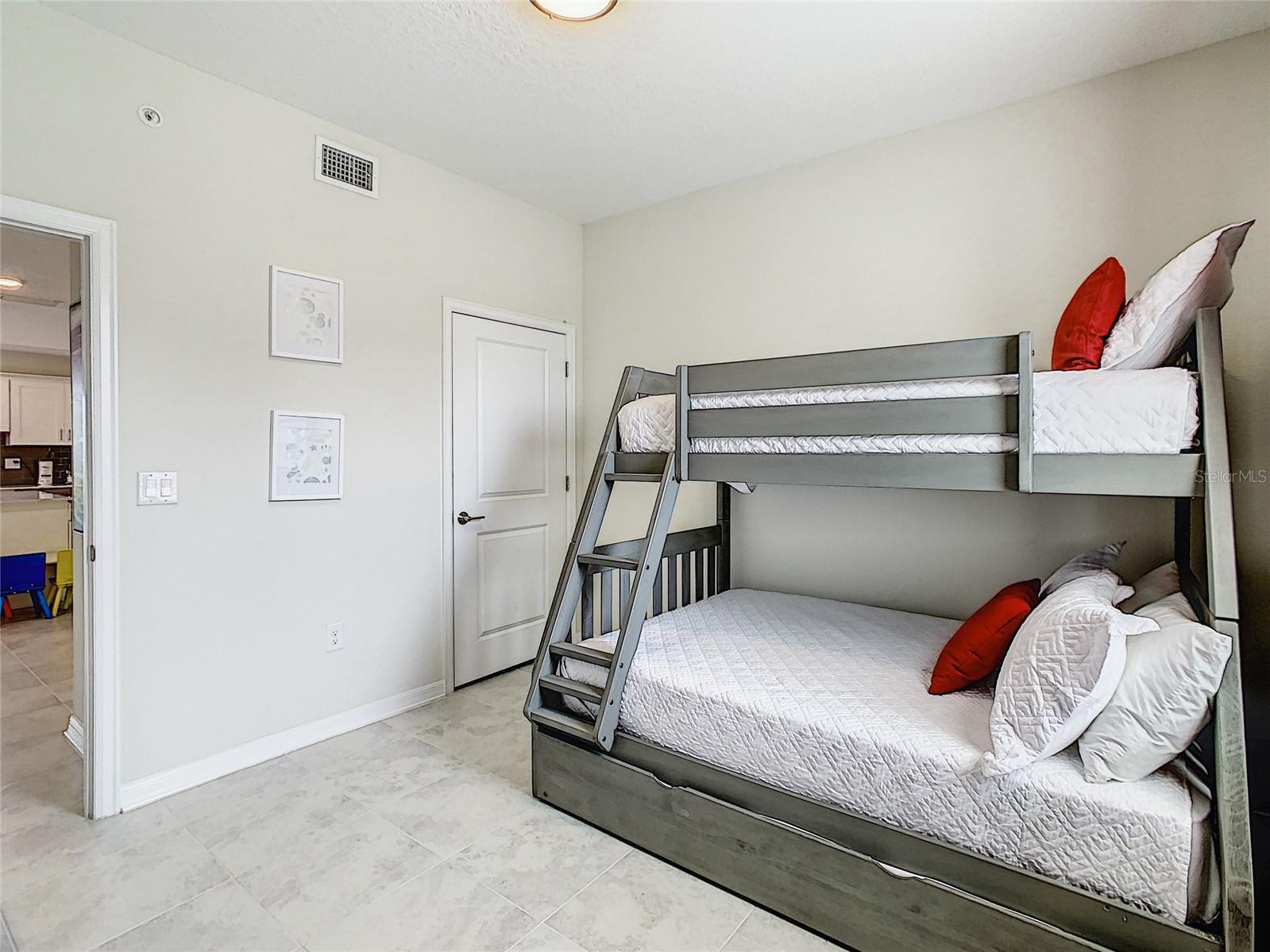 THE TERRACES AT STOREY LAKE CONDO 3 PH 10 - Residential Lease