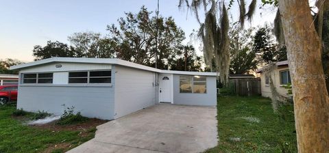 Photo of 224 Crevasse Street, Lakeland, FL 33805 (MLS # A4674679)