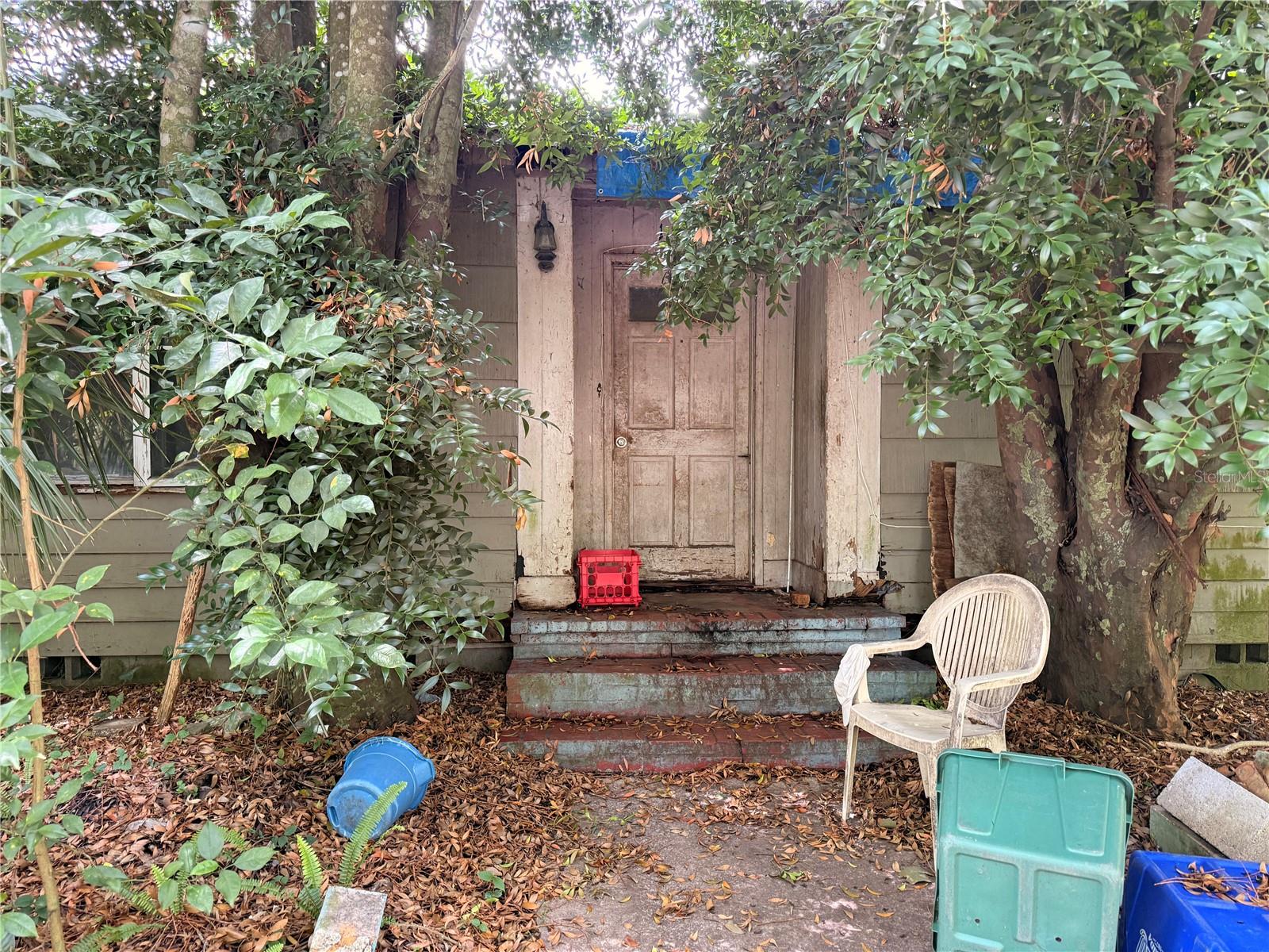 1804 S MAPLE AVENUE