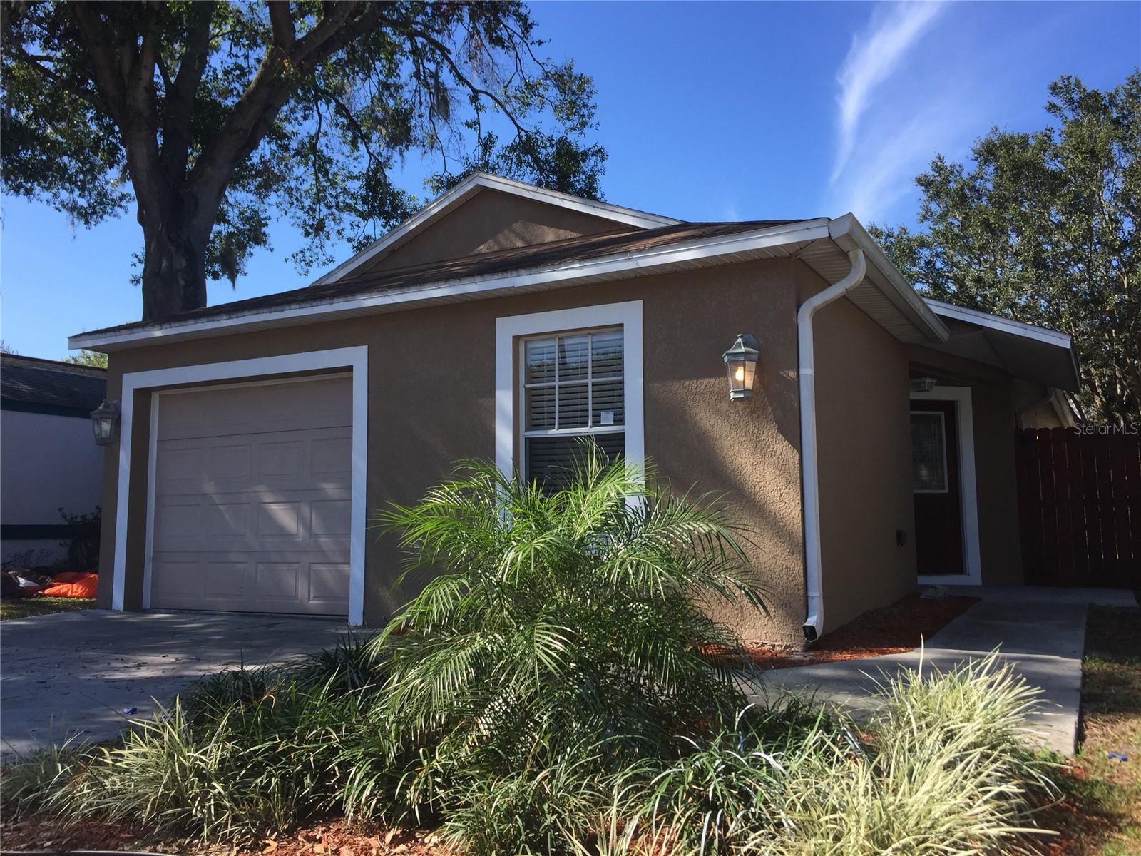 Welcome to this beautifully updated 3-bedroom, 3-bath home in the desirable Lake Padgett Estates East community! Enjoy a spacious split-bedroom floor plan with a stunning water view and plenty of natural light throughout. The brand-new kitchen features cherry wood cabinets, granite countertops, new appliances, a large island, and a breakfast bar—perfect for daily living and entertaining. The primary suite includes a walk-in closet and a modern, updated bathroom. Secondary bedrooms are generously sized, and the third full bathroom adds extra convenience. The home has been freshly painted and is move-in ready.
Community amenities include a resort-style pool, clubhouse, tennis and basketball courts, jogging/walking trails, dog park, playgrounds, picnic areas, and regular community events.
Conveniently located just minutes from Publix, shopping, restaurants, movie theaters, Land O’ Lakes Recreation Complex, and Cypress Creek Preserve. Zoned for highly rated schools: Pine View Elementary, Pine View Middle, and Land O’ Lakes High School.