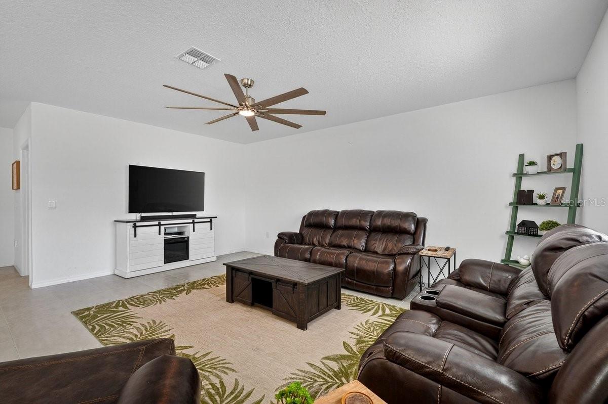 RIVERFRONT ESTATES SOUTH - Residential