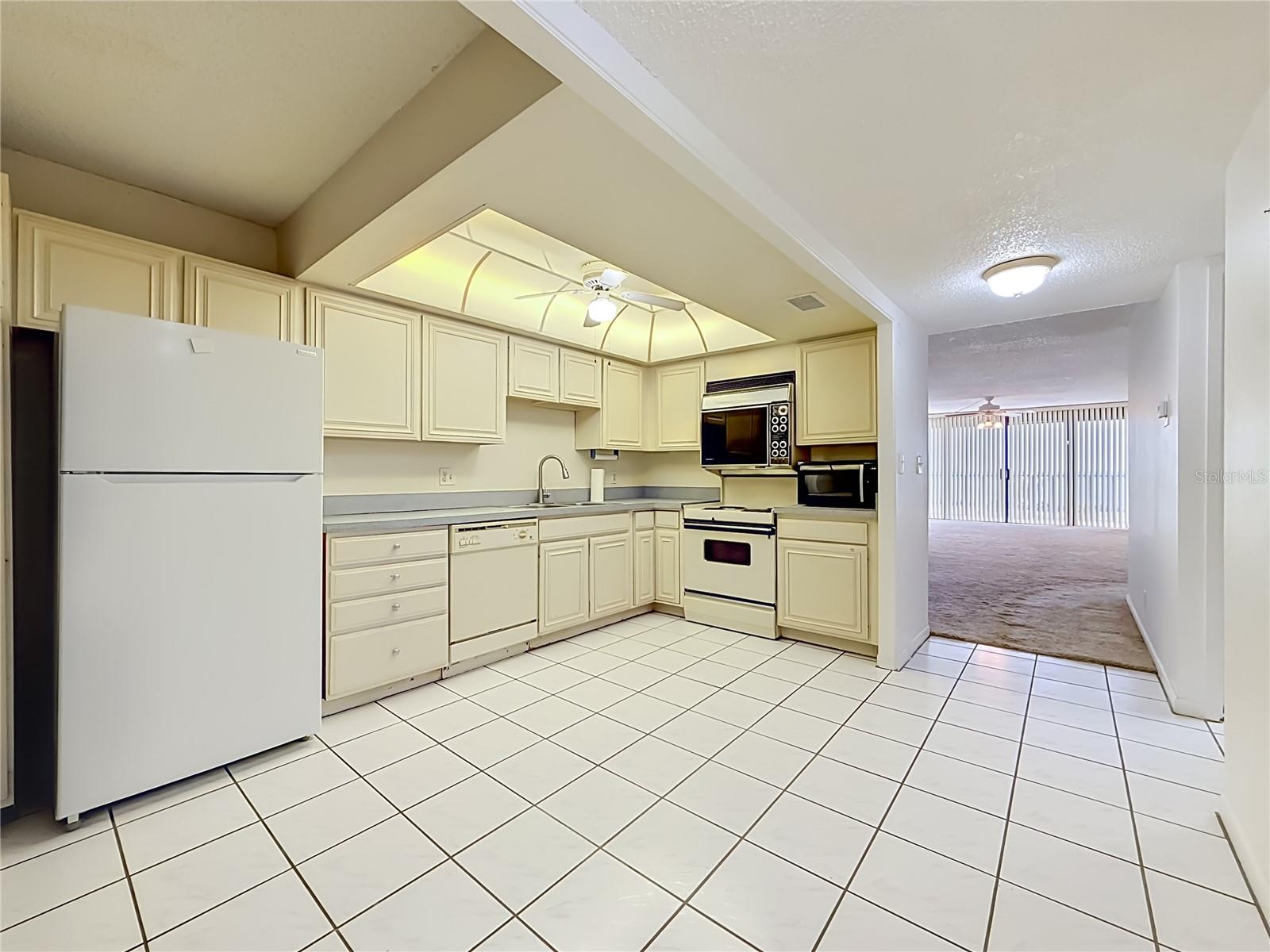 7100 SUNSET WAY 207