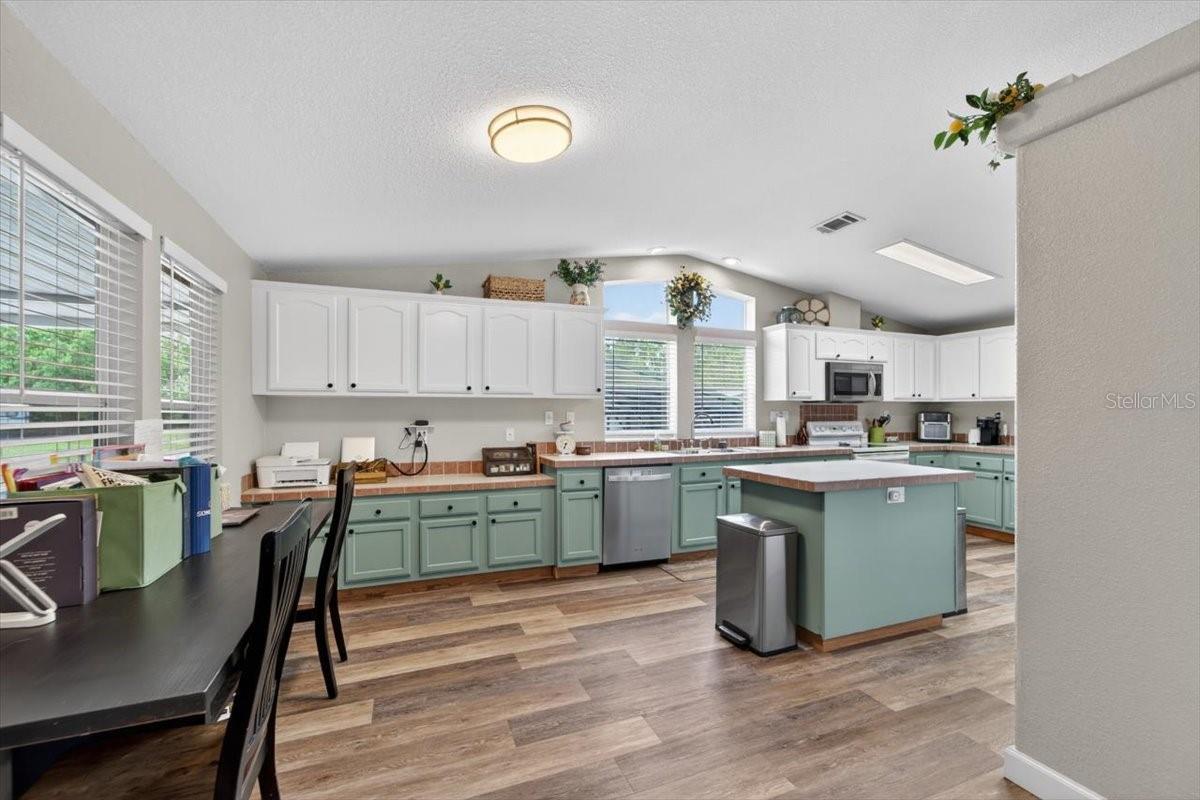 ALDERMAN-CARLTON RANCHETTES - Residential
