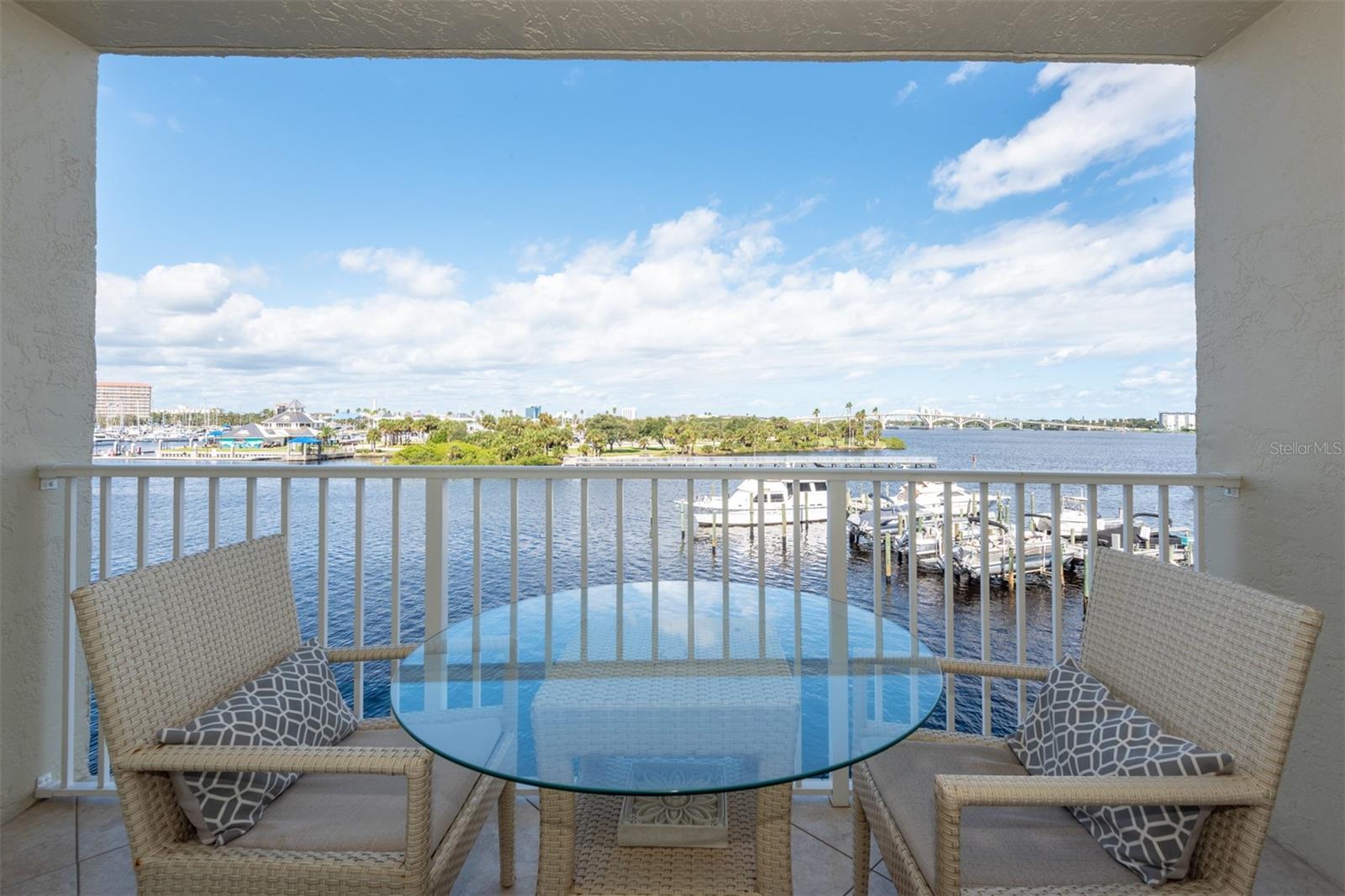 MARINA POINT HARBOR PH 01 CONDO - Residential