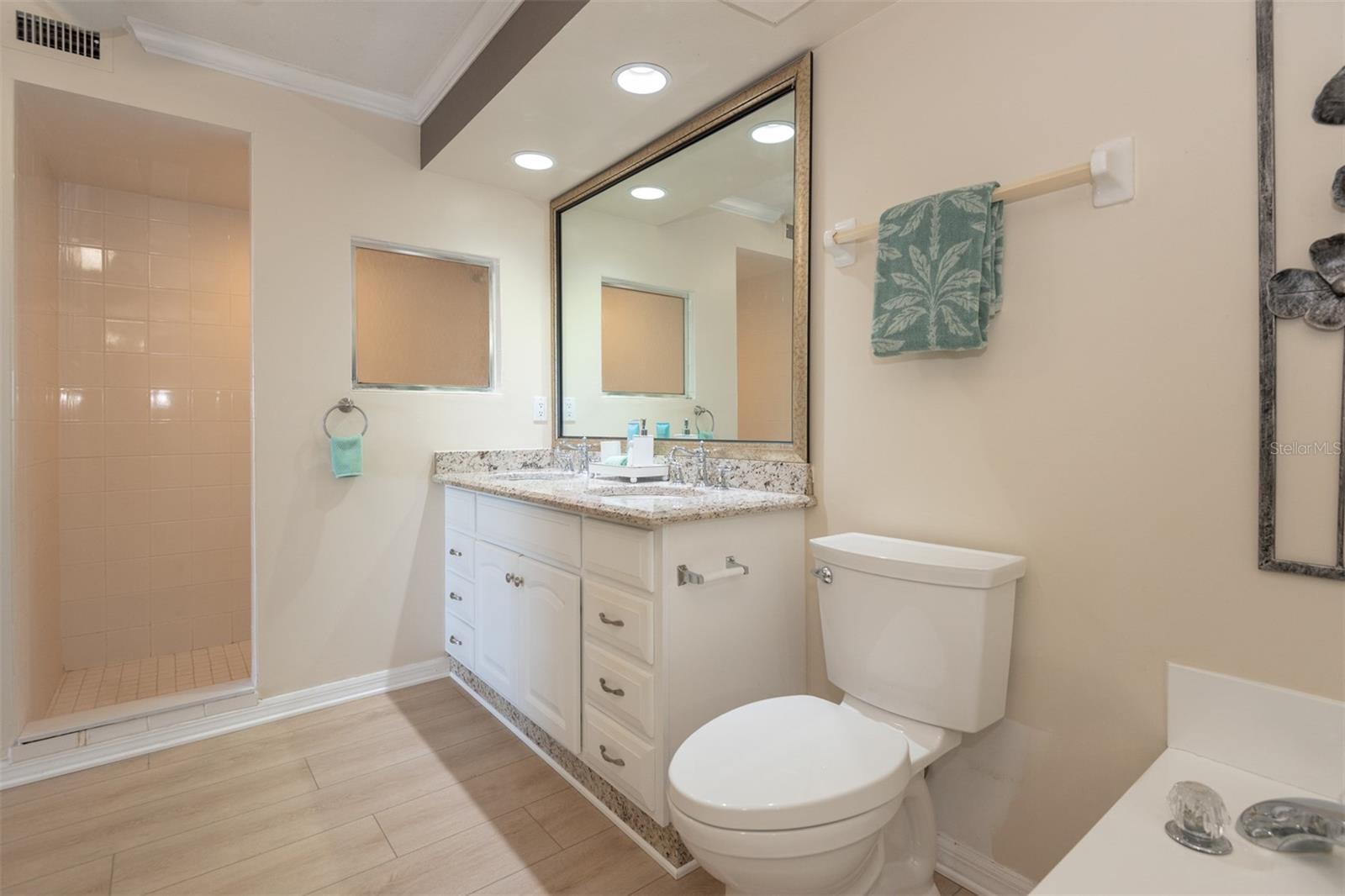 MARINA POINT HARBOR PH 01 CONDO - Residential