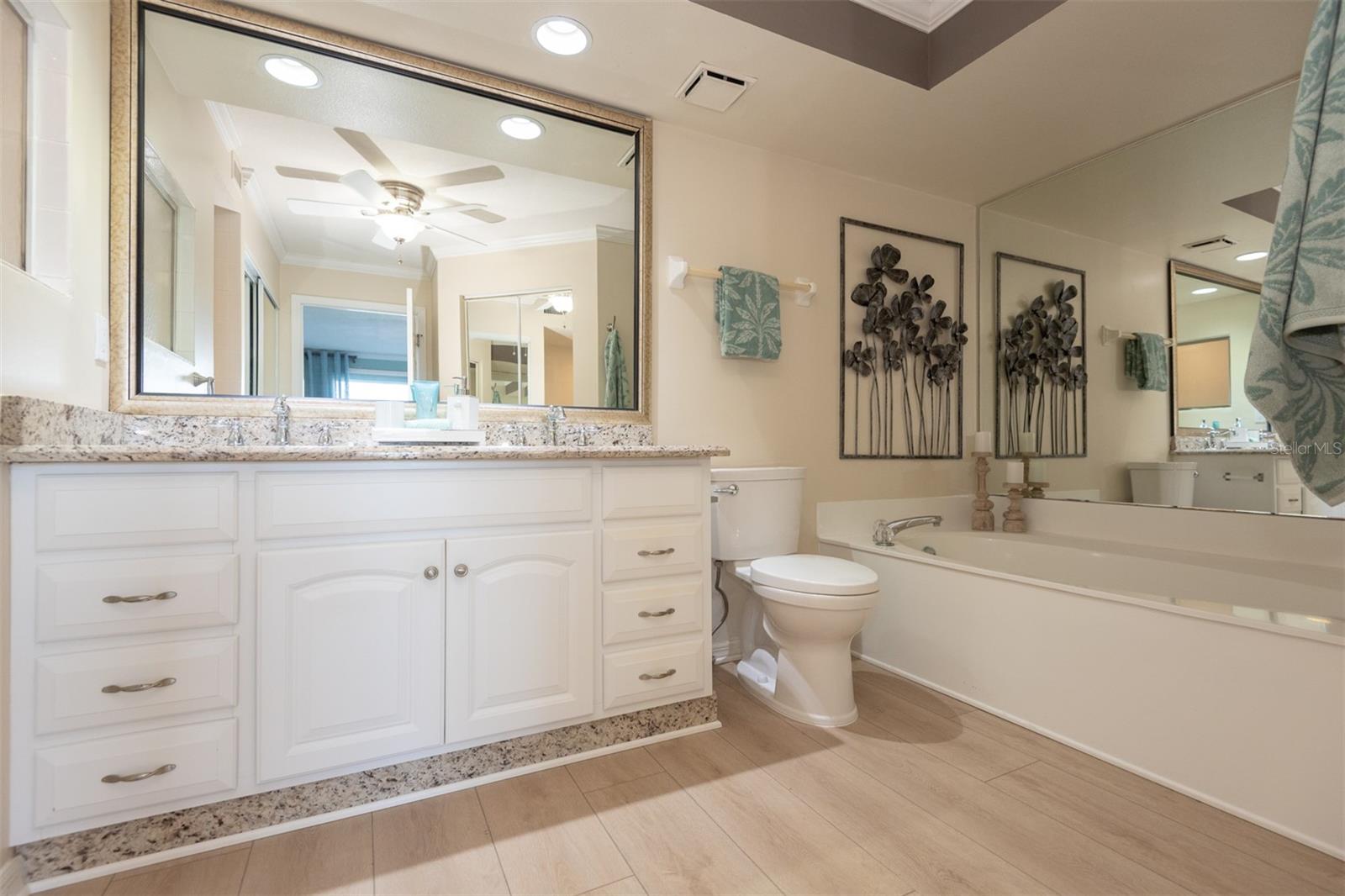 MARINA POINT HARBOR PH 01 CONDO - Residential