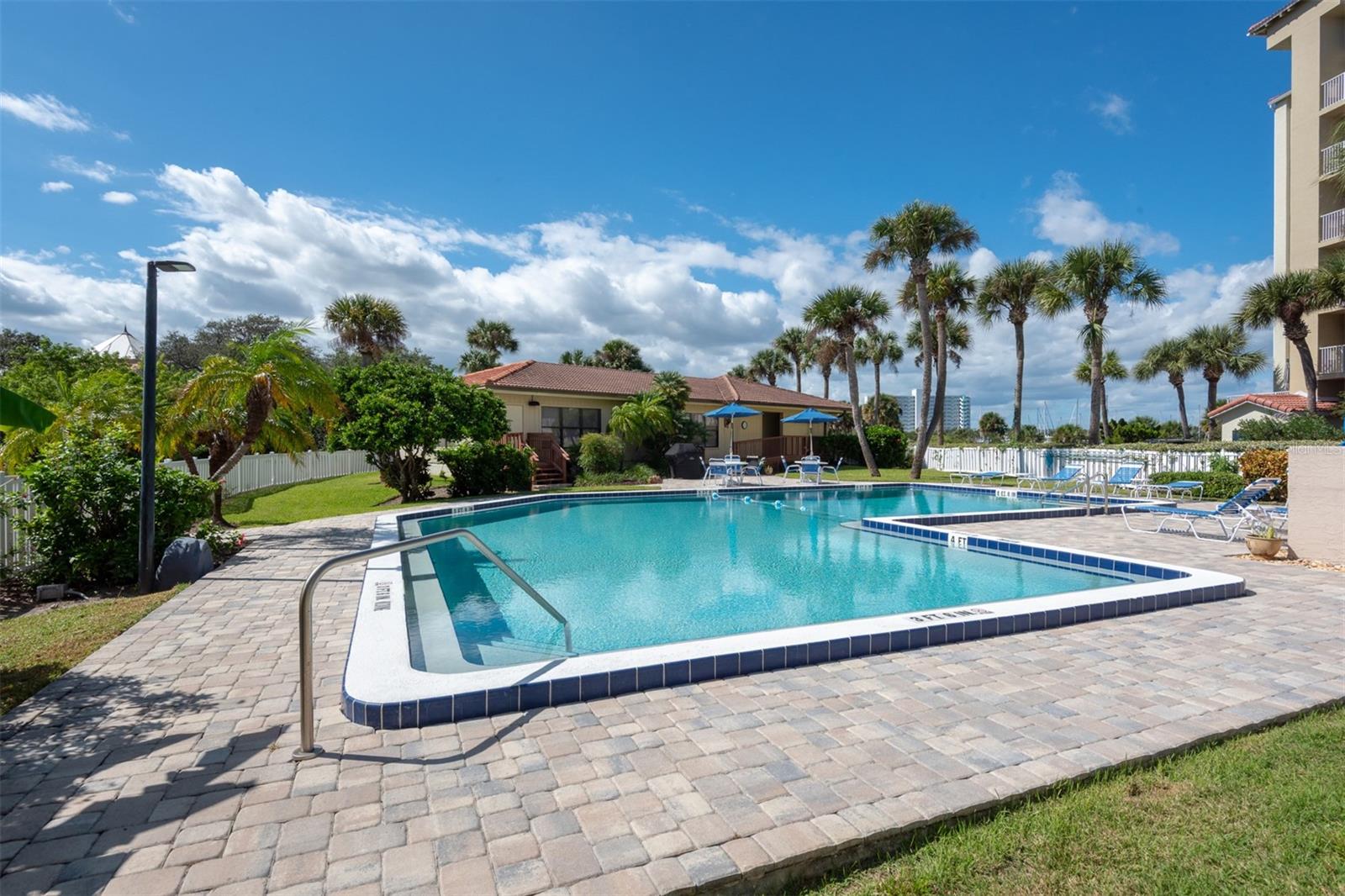 MARINA POINT HARBOR PH 01 CONDO - Residential