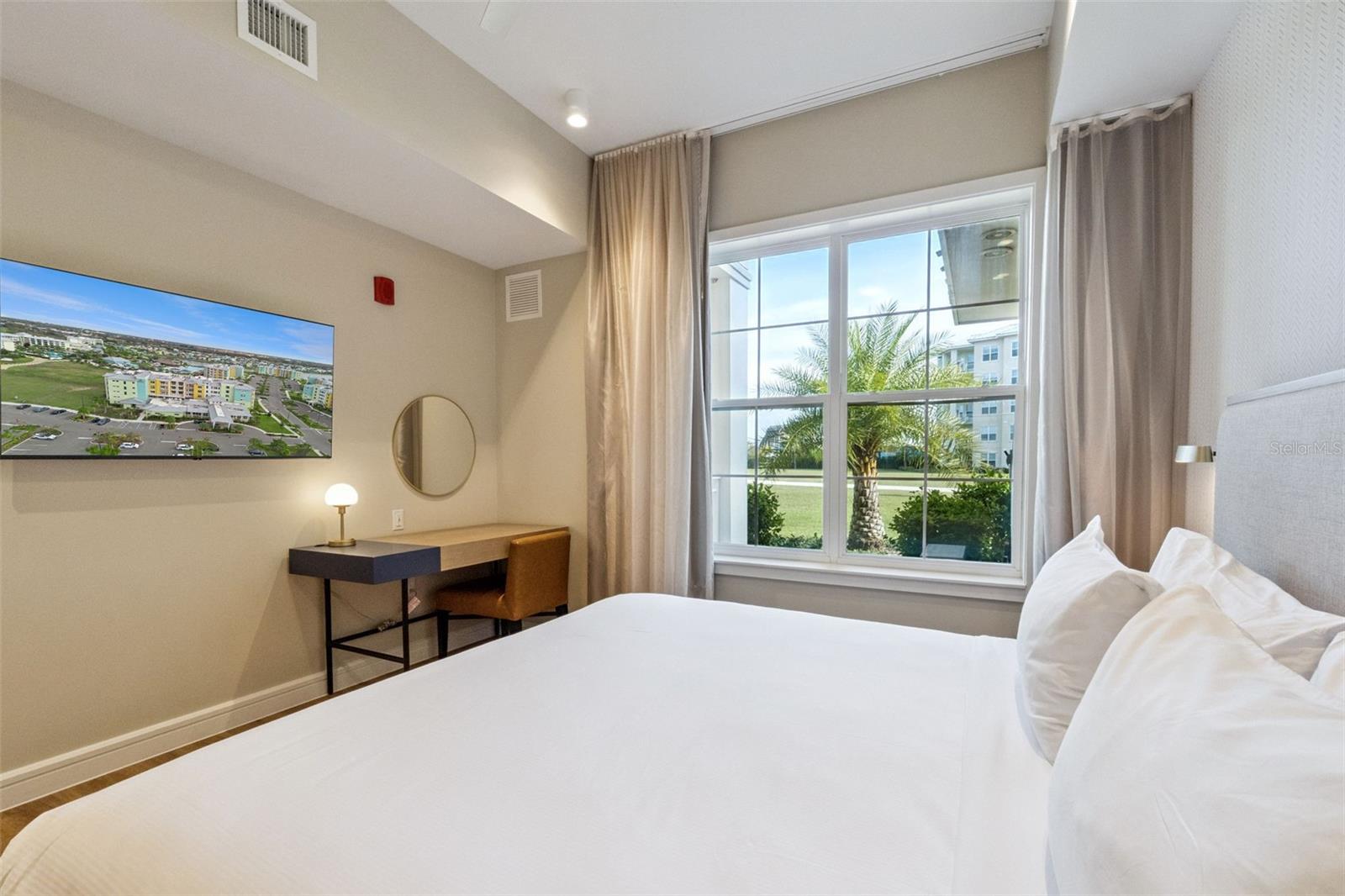 SUNSET WALK HOTEL, EMBASSY SUITES - Residential