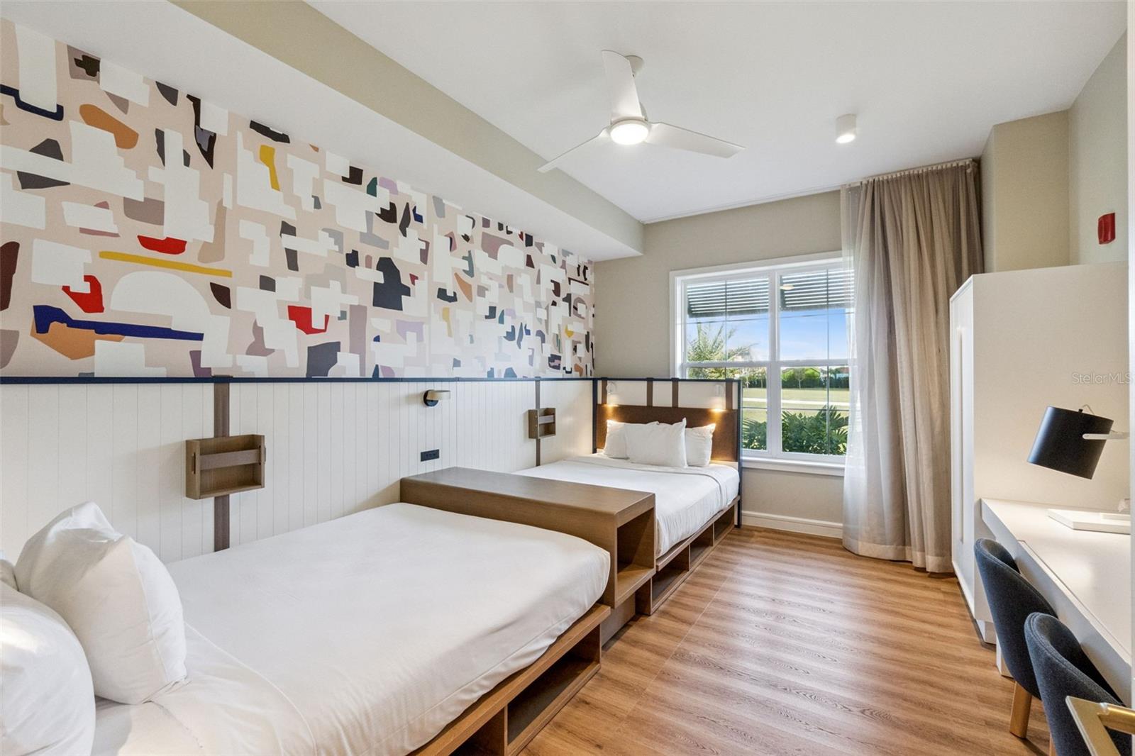 SUNSET WALK HOTEL, EMBASSY SUITES - Residential