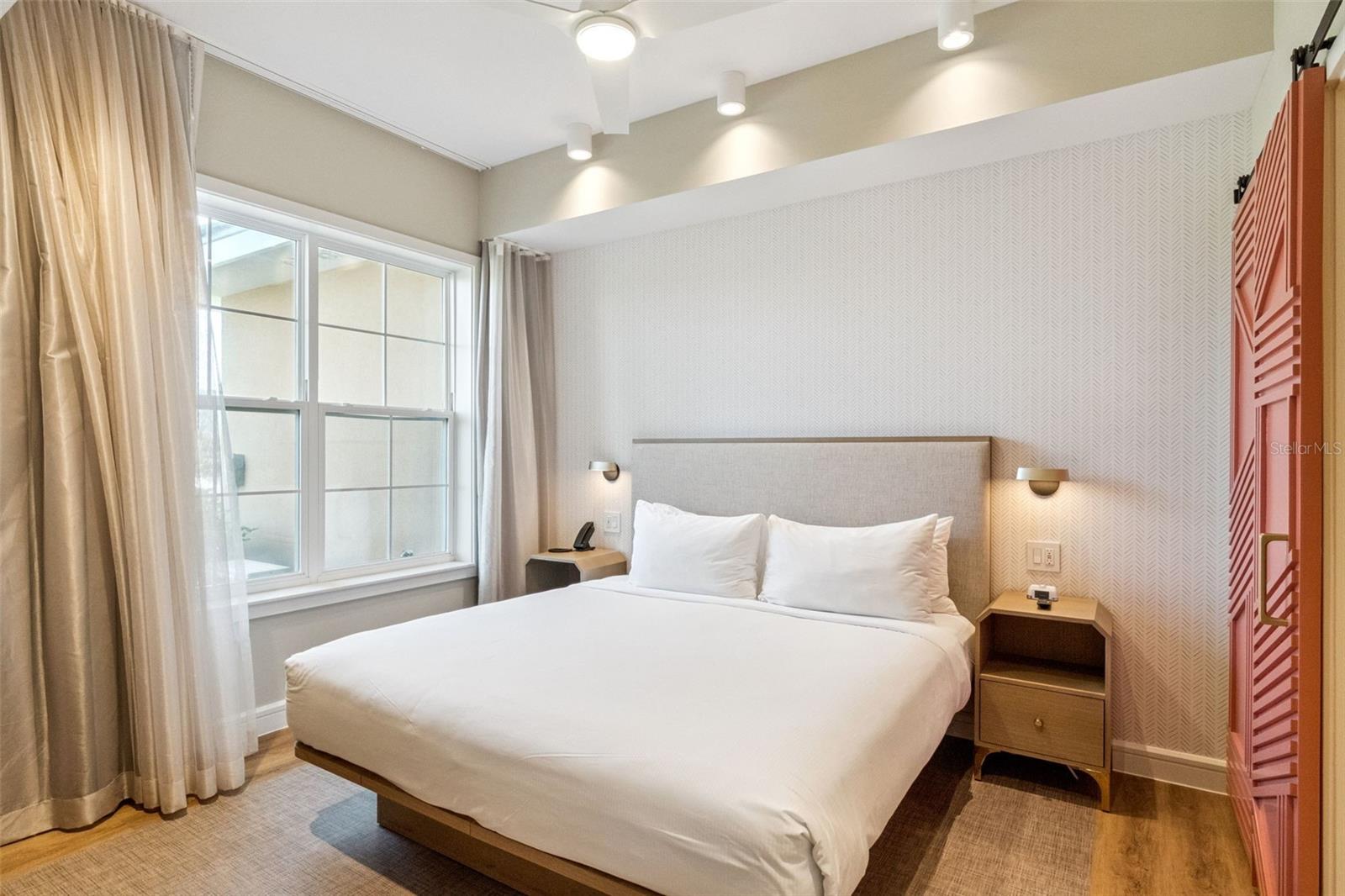 SUNSET WALK HOTEL, EMBASSY SUITES - Residential