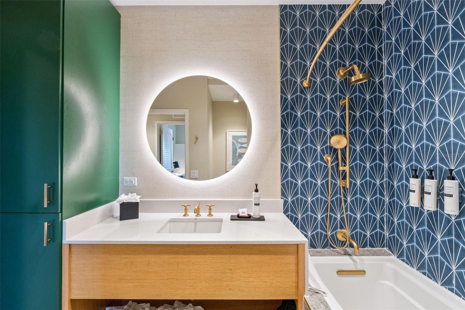 SUNSET WALK HOTEL, EMBASSY SUITES - Residential