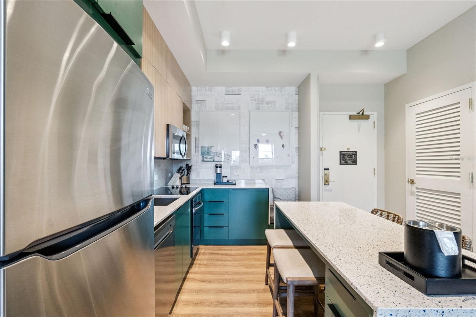 SUNSET WALK HOTEL, EMBASSY SUITES - Residential