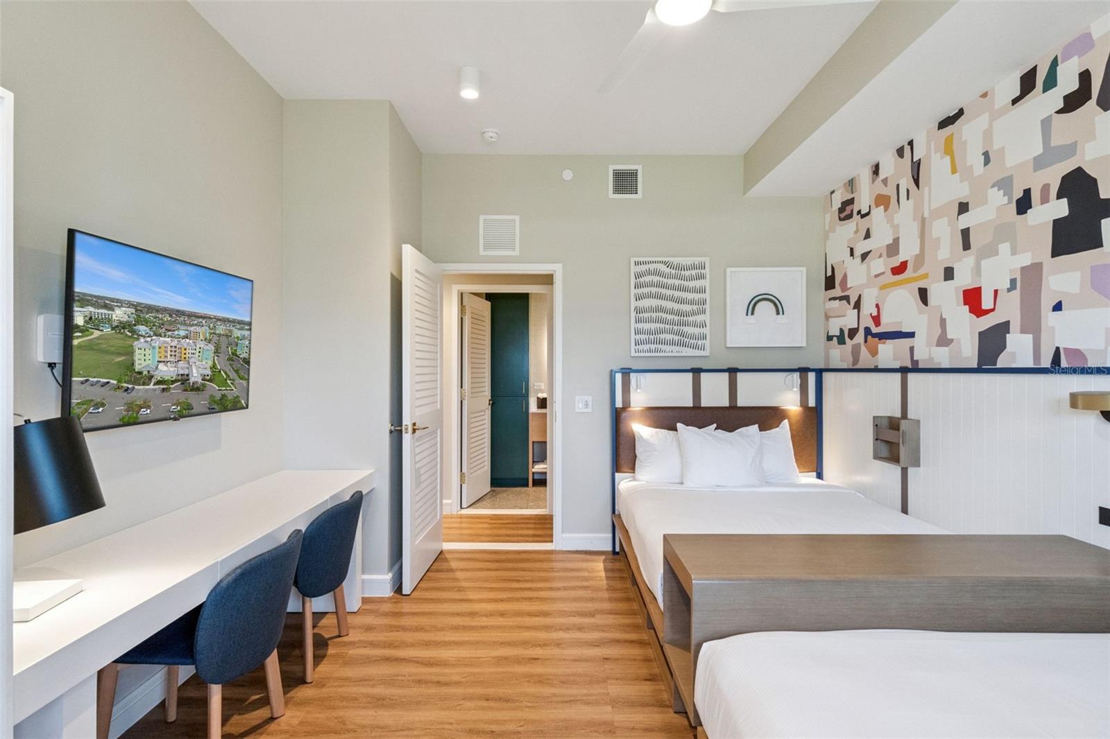 SUNSET WALK HOTEL, EMBASSY SUITES - Residential