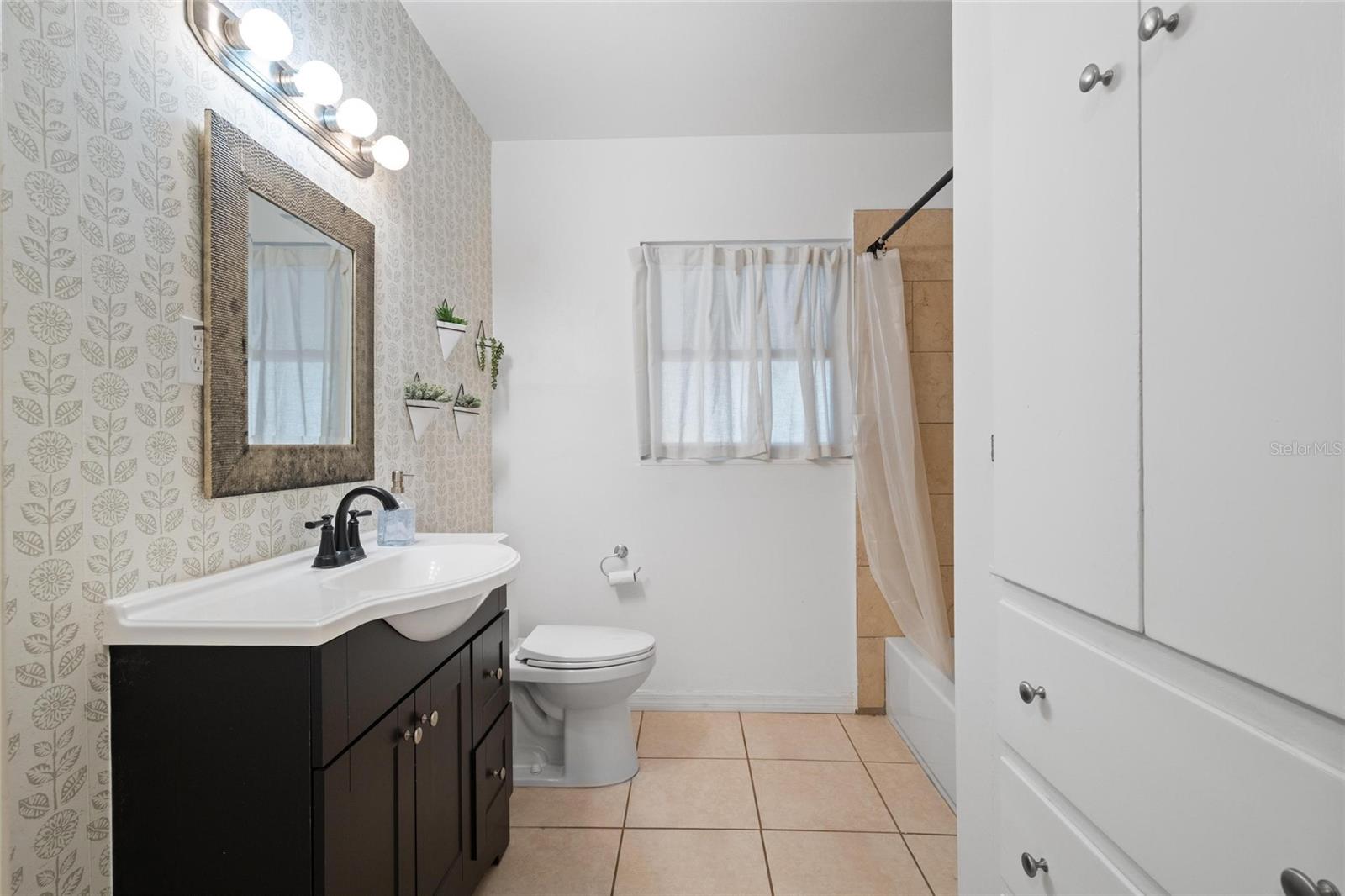 HALLS CENTRAL AVE 3 - Residential Lease