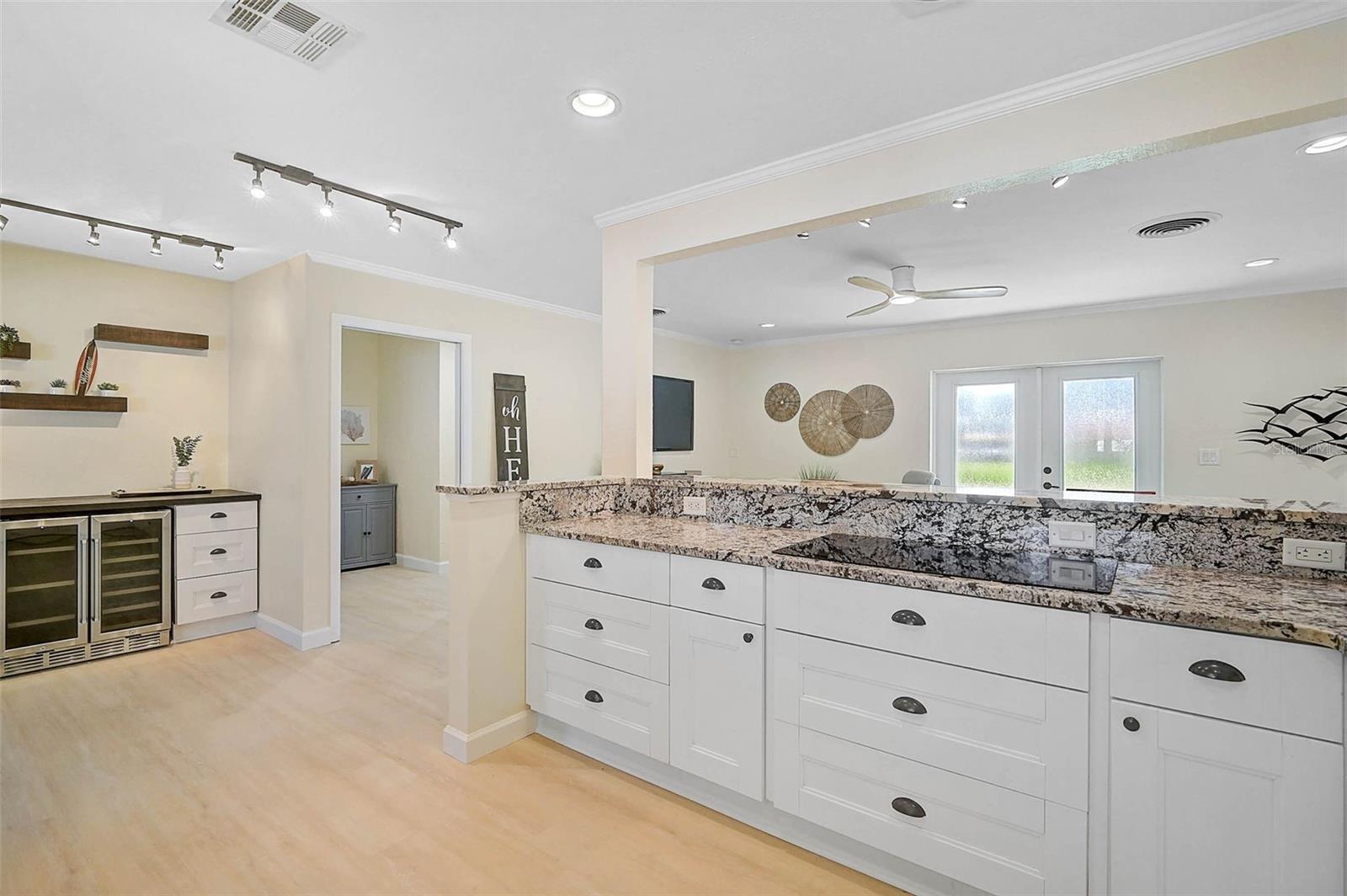 SOUTH VENEZIA PARK - Residential