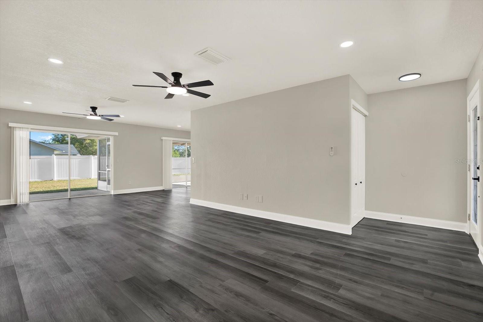 SPRING HILL - Residential