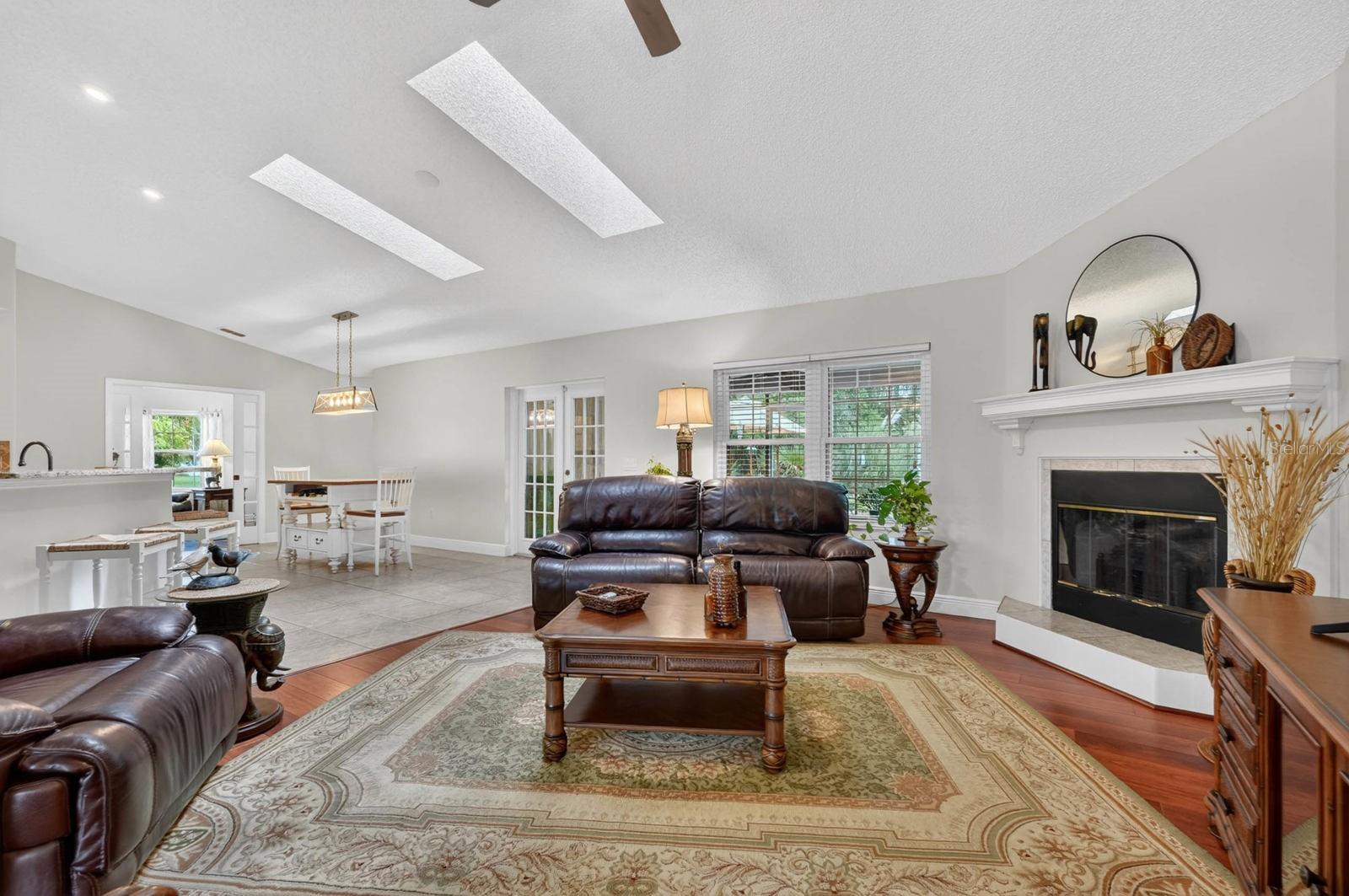 LAKEVIEW - Residential