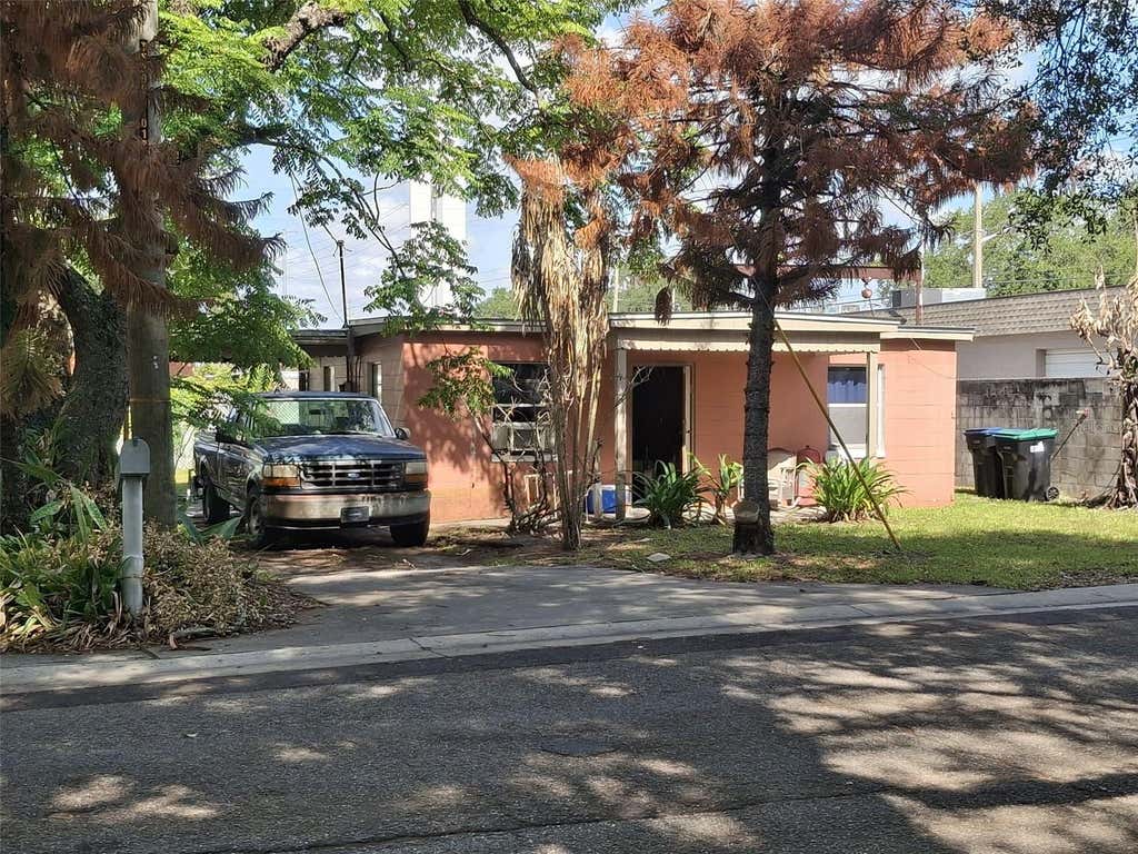 Photo of 884 E Michigan Street, Orlando, FL 32806 (MLS # O6429402)