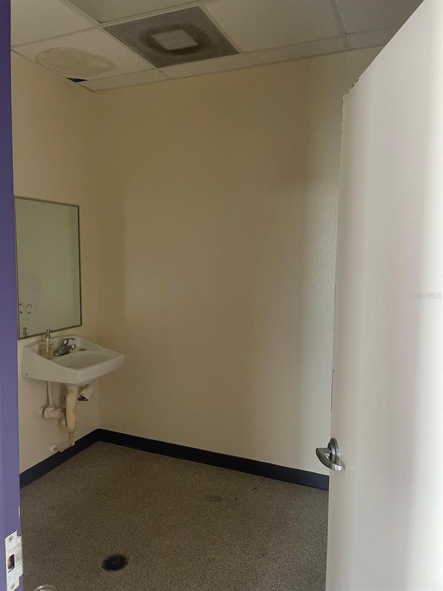 WHITEHURSTS & OTHERS ADD - Commercial Lease